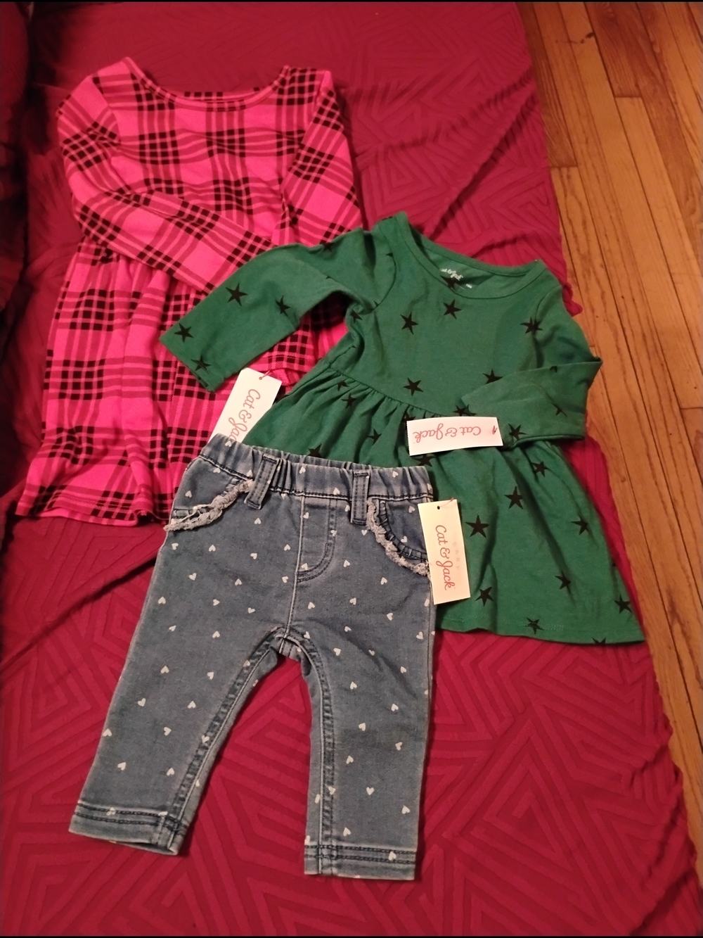 Cat & Jack Green Star Dress with Pink Plaid  dres and Heart-Print Denim Leggings